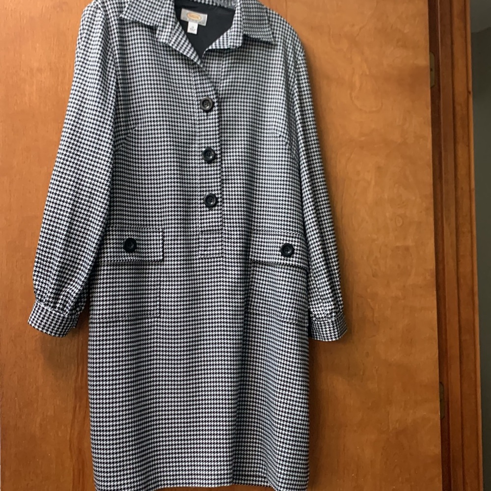 Talbots NWOT houndstooth long-sleeved dress without belt.